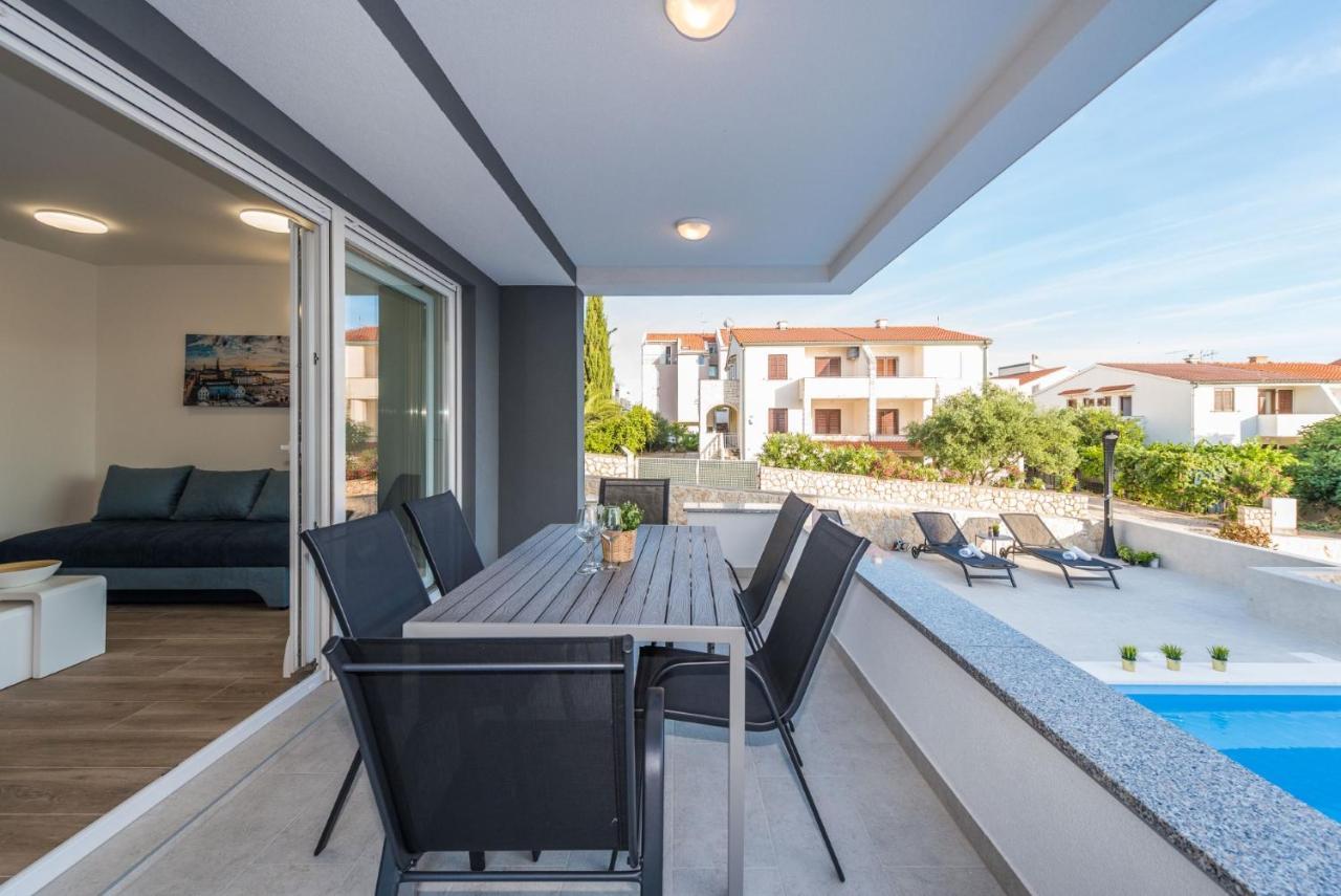 Pool Apartments Banta B نوفاليا المظهر الخارجي الصورة